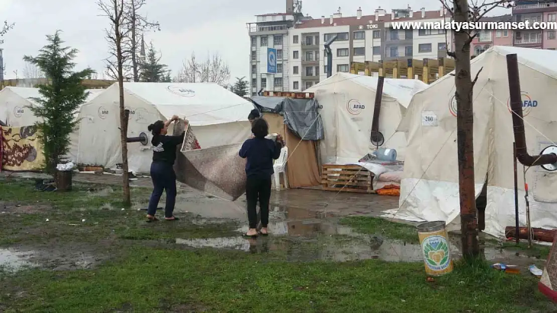 Malatya'da sağanak yağış etkili oldu