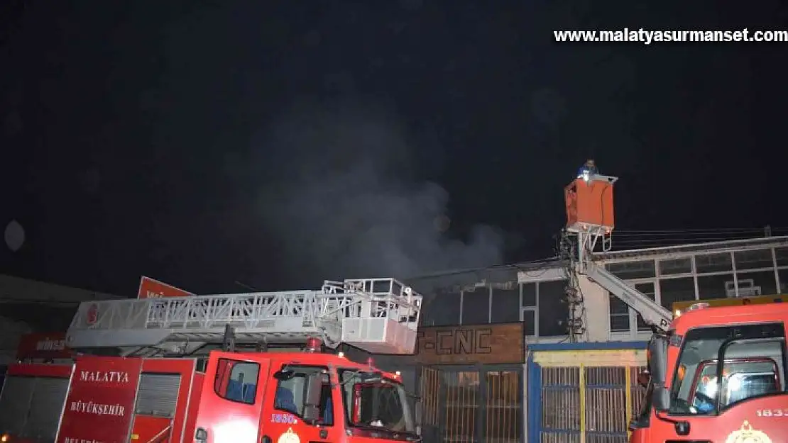 Malatya'da sanayi sitesinde korkutan yangın