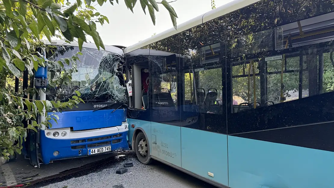 Malatya'da Trafik Kazası 25 Kişi Hastaneye Kaldırıldı