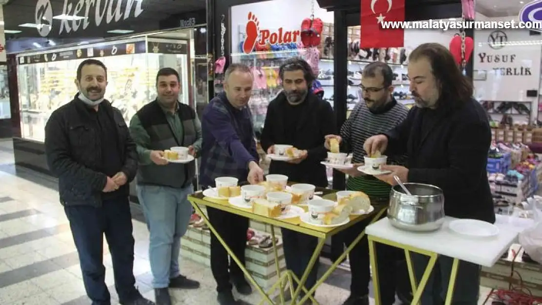 Malatya'da üzüm hoşafı dağıtıldı