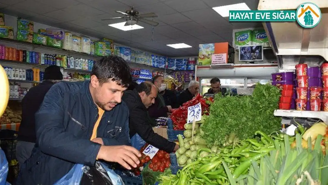 Malatya'da vatandaşlar fırın ve marketlere hücum etti