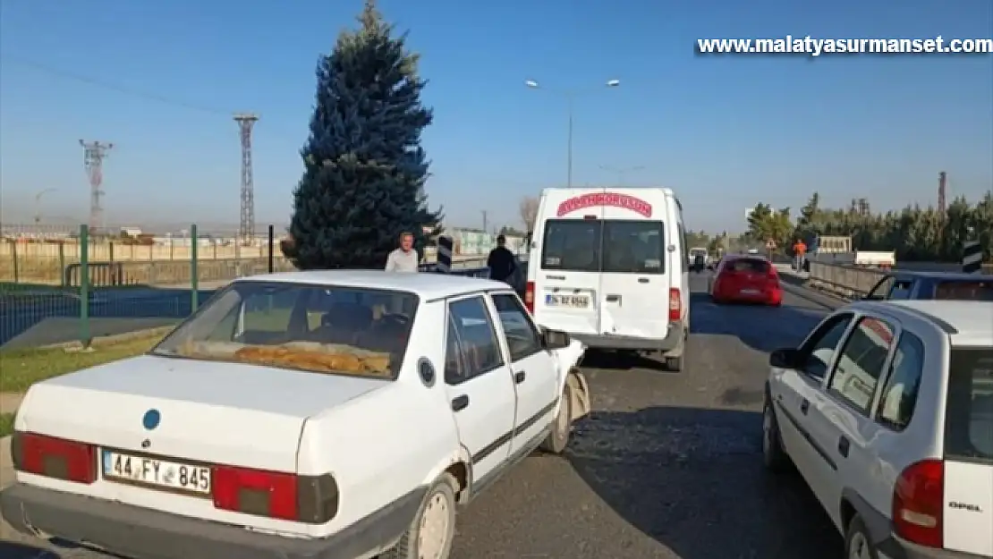 Malatya'da zincirleme trafik kazasında 5 kişi yaralandı