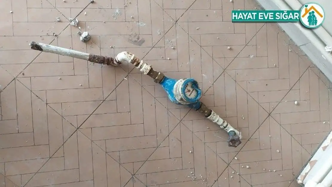 Malatya'daki depremde hasar gören evde hırsızlık