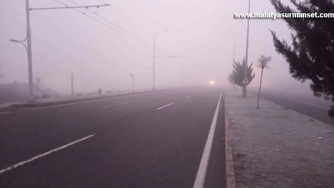 Malatya-Elazığ karayolunda sis etkili oldu