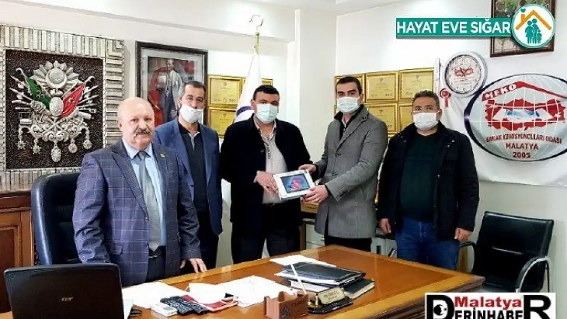 Malatya Emlakçılar Odasından Eğitime Tablet Katkısı!