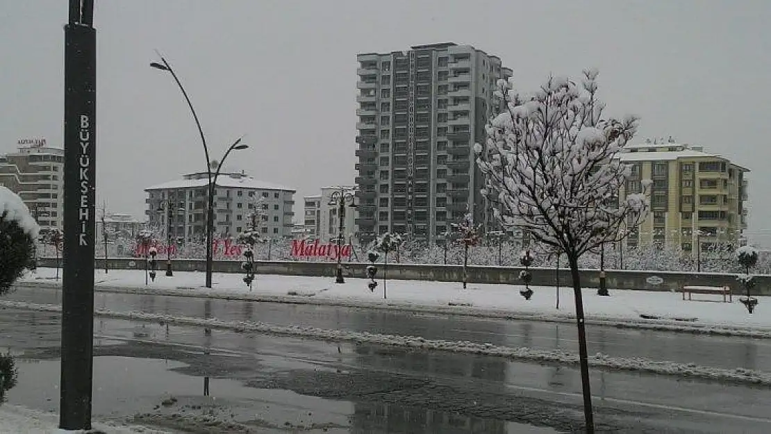 Malatya merkeze mevsimin 2'nci karı düştü