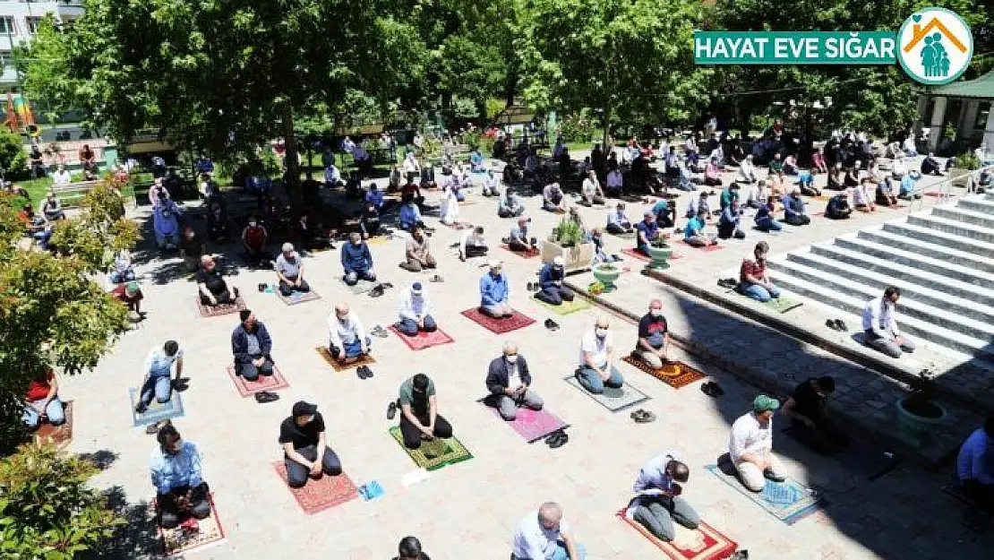 Malatya'nın ilçelerinde Cuma namazı heyecanı