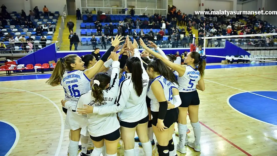 Malatya'nın Kızları Voleybola El Koydu Çeyrek Finalde!