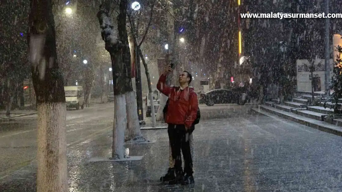 Malatya'ya mevsimin ilk karı düştü