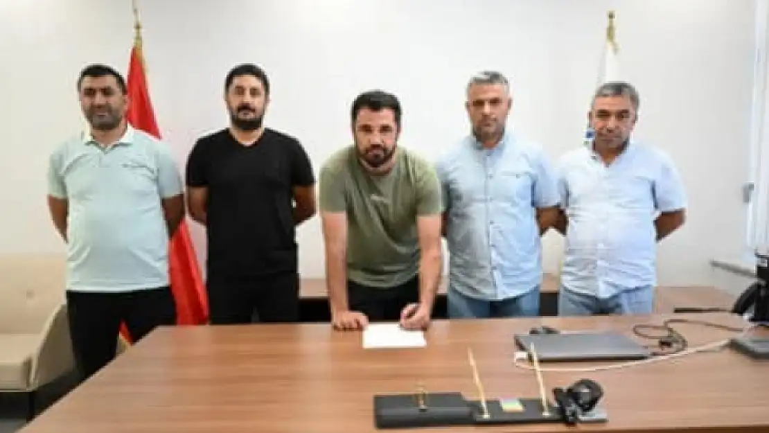 Malatya Yeşilyurtspor'un Teknik Direktörlüğüne Osman Fırat Getirildi. 