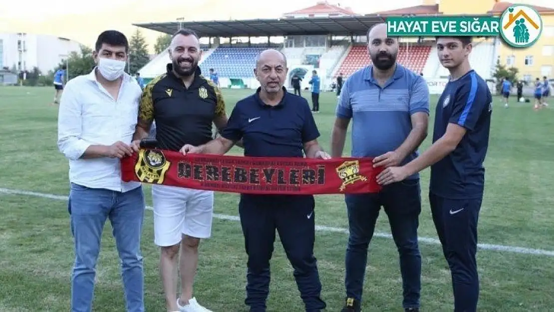 Malatyasporlu taraftarlardan Yeşilyurt Belediyespor kampına ziyaret