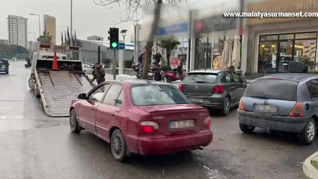 Maltepe'de karla kaplanan yolda drift yapan sürücüye 9 bin 125 TL ceza