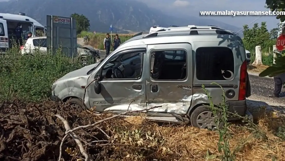 Manisa'da bayram günü korkutan kaza: 10 yaralı