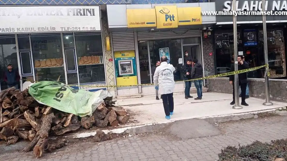 Maskeli, silahlı soyguncular PTT şubesinden 20 bin TL çalarak kayıplara karıştı