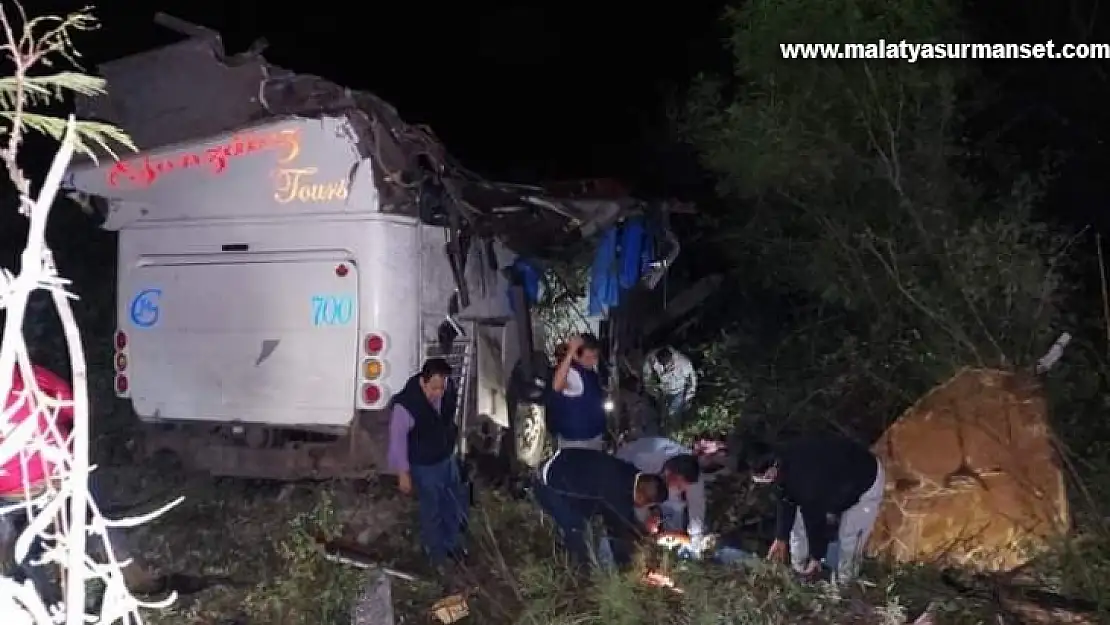 Meksika'da otobüs uçuruma yuvarlandı: 3 ölü, 36 yaralı