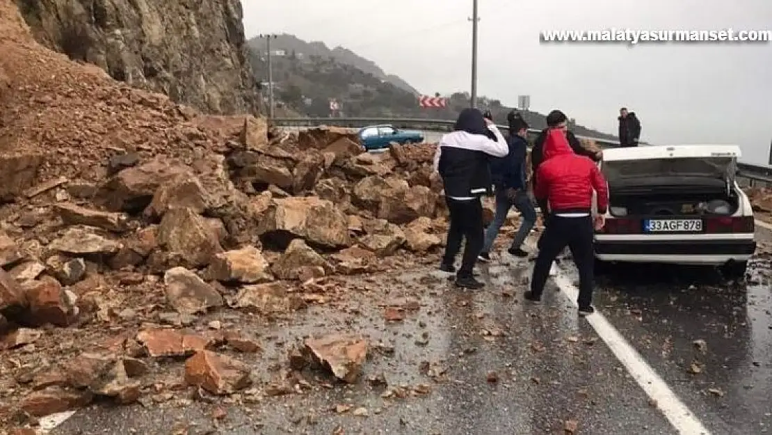 Mersin-Antalya karayolundaki heyelanda ölümün eşiğinden döndüler