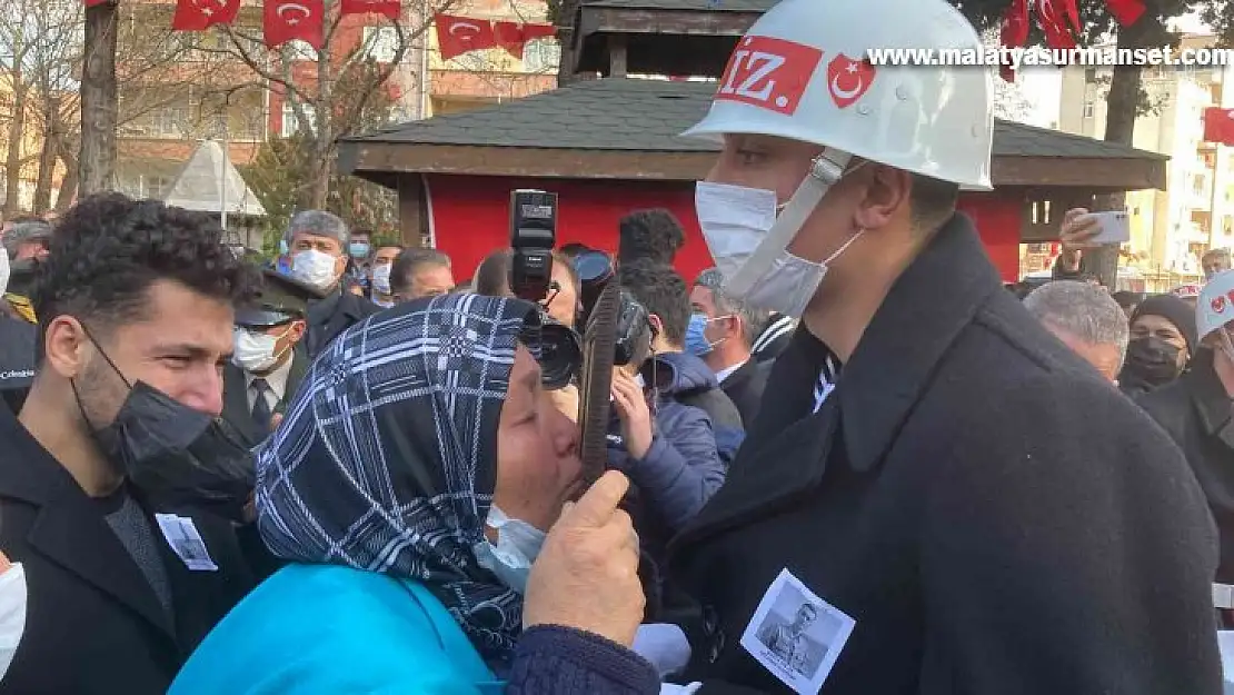 Mersinli şehidi binler uğurladı