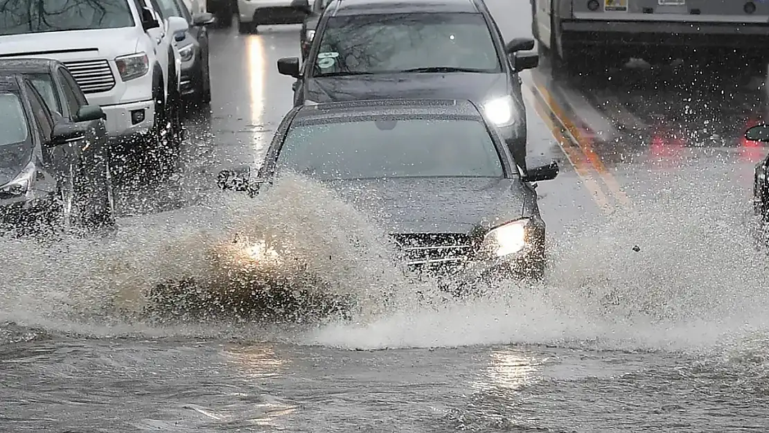 Meteorolojiden 'kuvvetli' yağış uyarısı