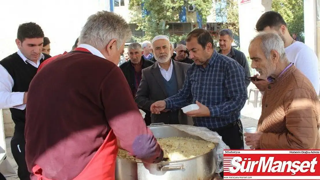 Mevlid-i Nebi Haftası münasebetiyle cemaate pilav dağıtıldı