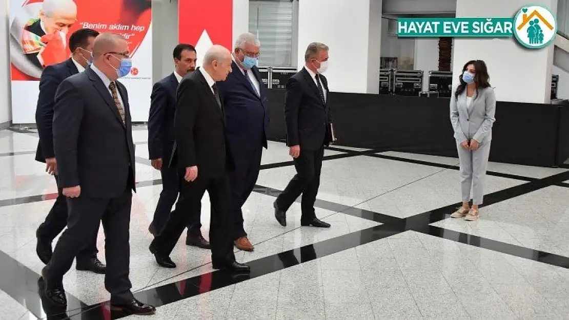 MHP Genel Başkanı Bahçeli il başkanları ile bir araya geldi