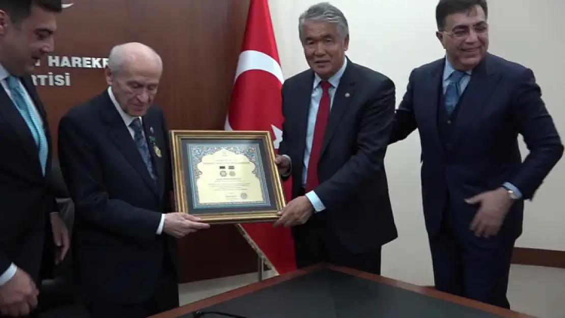 MHP Genel Başkanı Bahçeli'ye Ahmed Cevad Onur Madalyası Verildi