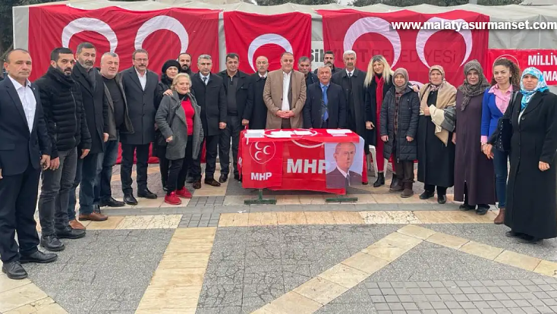 MHP Malatya İl Başkanlığı'nın Yeni Üye Kayıt Standına Vatandaşlar Yoğun İlgi Gösterdi