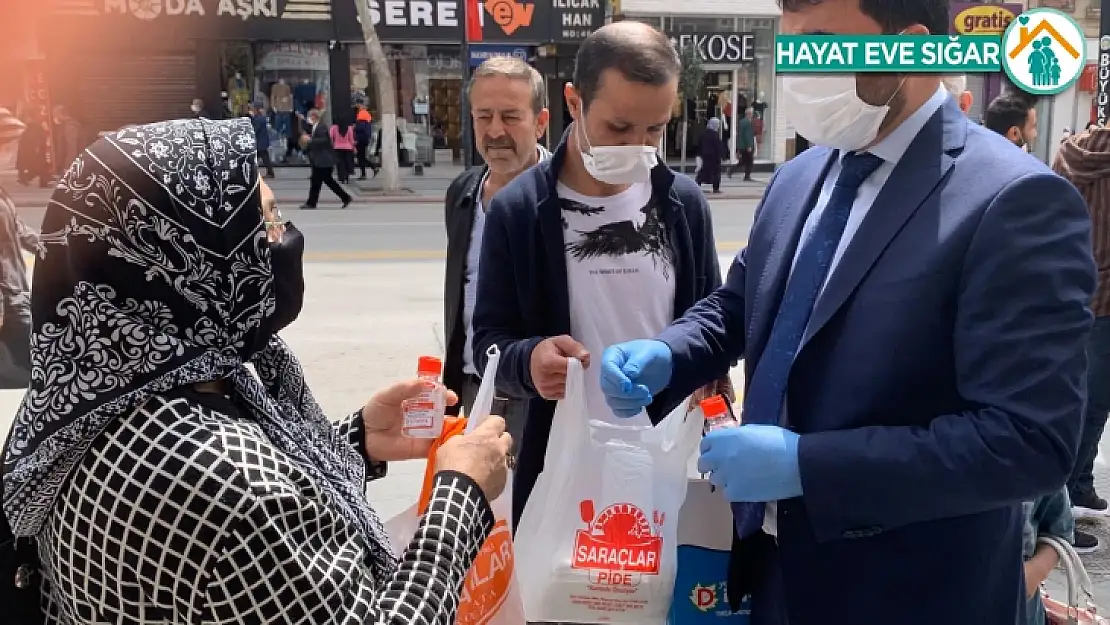 MHP Malatya İl Başkanlığından  Dezenfektan ve Maske Dağıtımı