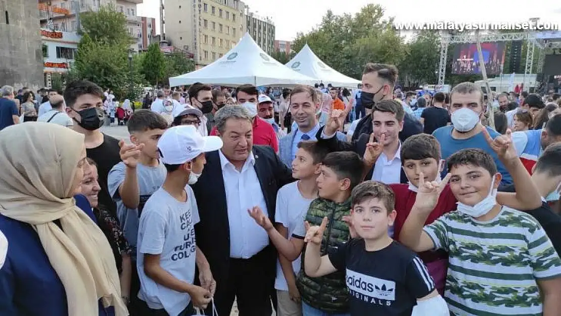 Milletvekili Fendoğlu, Diyarbakır'da karpuz festivaline katıldı