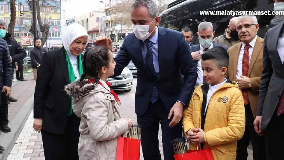 Milli Eğitim Bakanı Özer Malatya'da