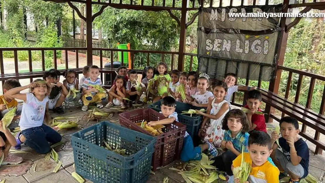 Minik öğrenciler mısır şenliği yaptı