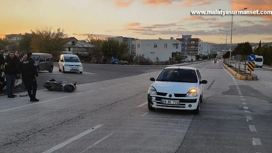 Motosiklet ile otomobil çarpıştı: 1 yaralı