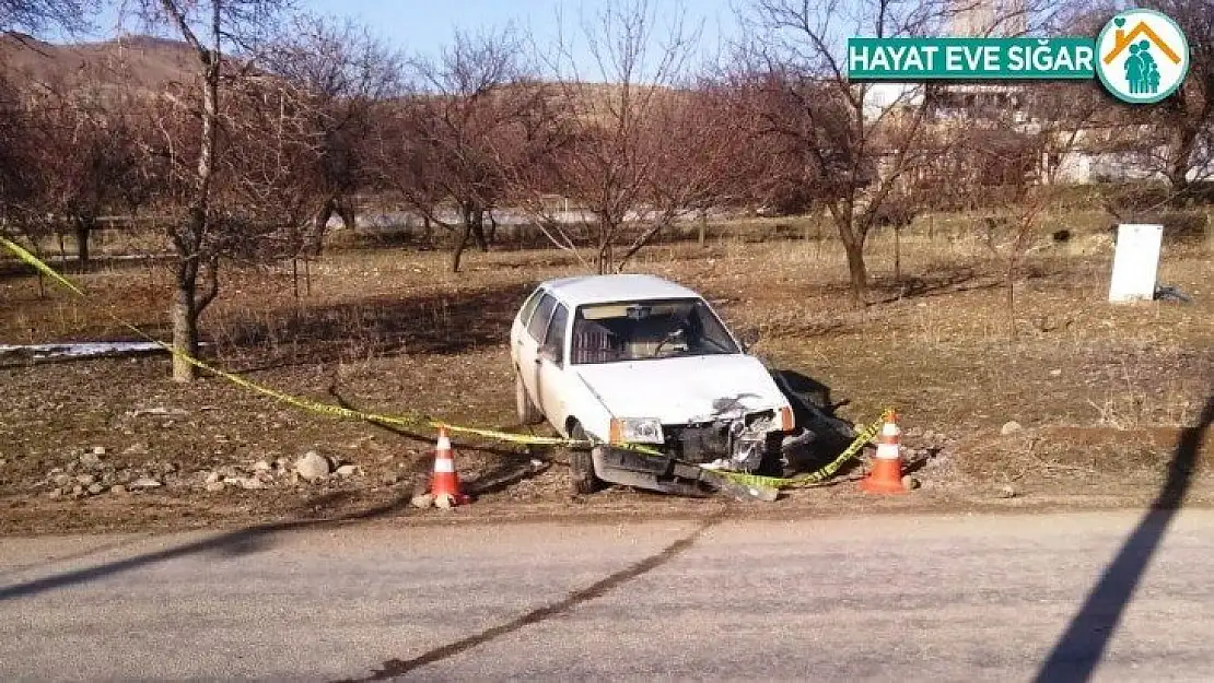 Motosiklet otomobil ile çarpıştı: 1 ölü