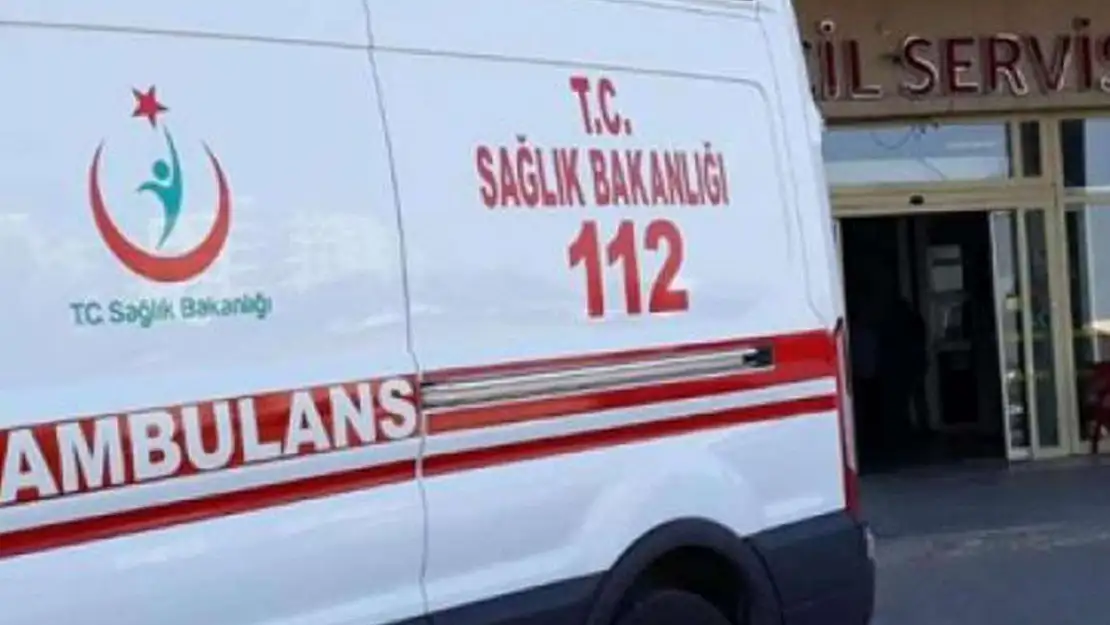 Motosiklet ve Otomobil Çarpıştı 2 Ölü