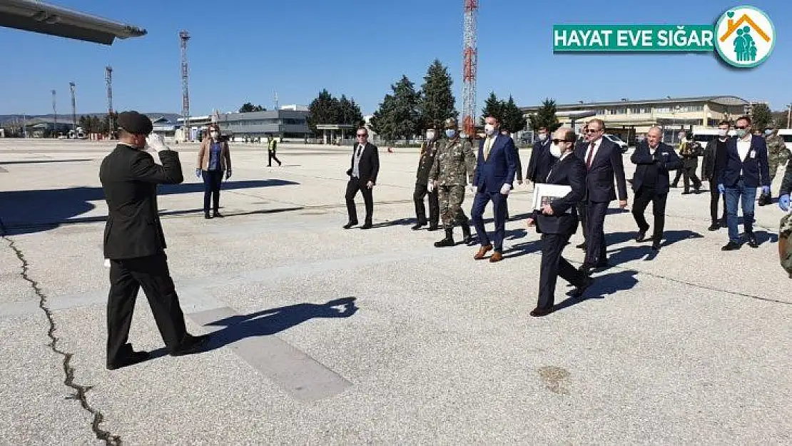MSB: 'Karadağ'ın ardından beraberindeki sağlık malzemelerini Kuzey Makedonya'ya taşıyan uçağımız Üsküp'e indi.'