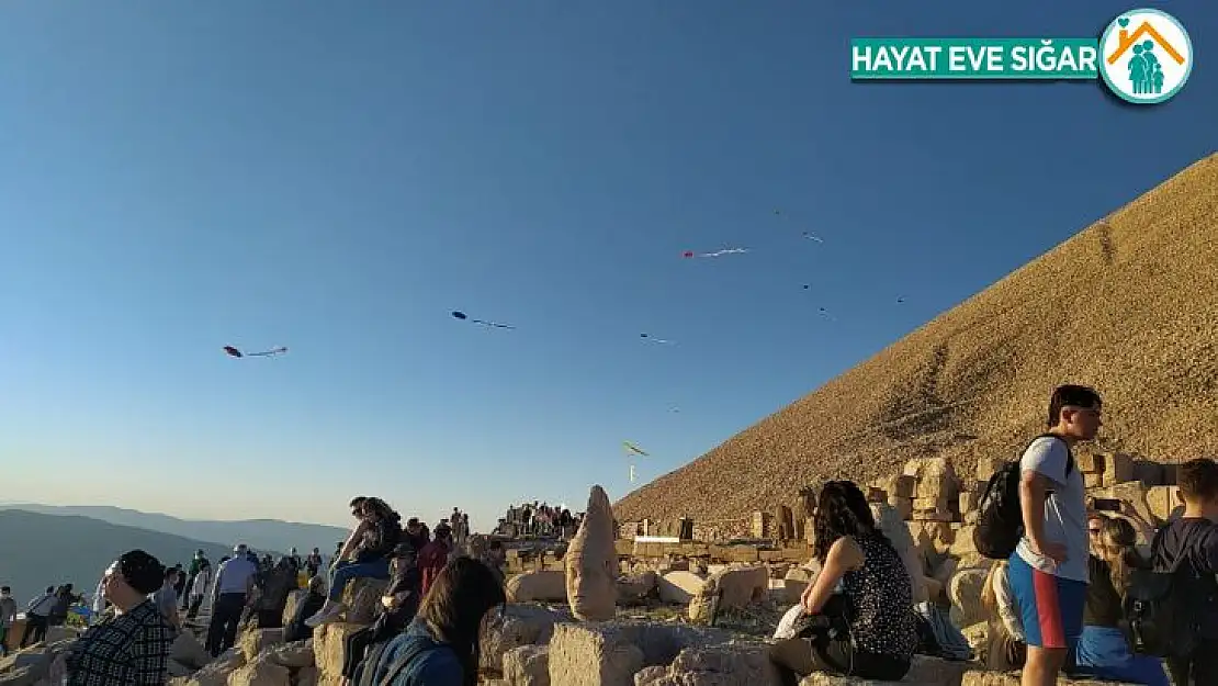 Nemrut Dağı'nda uçurtma şenliği