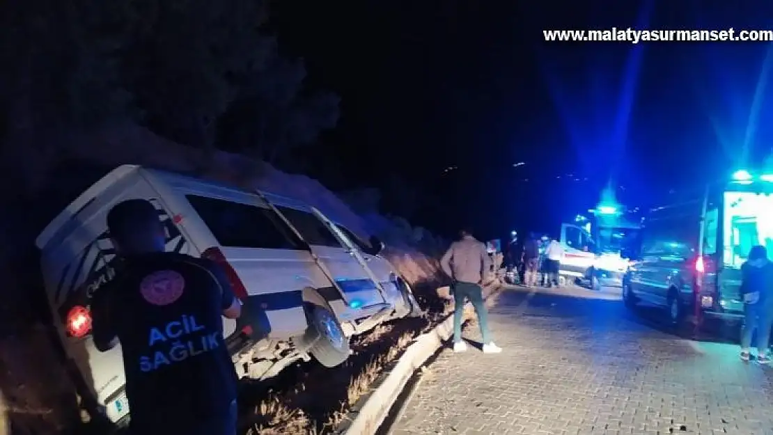 Nemrut Dağına çıkan üniversite öğrencileri kaza yaptı: 10 yaralı