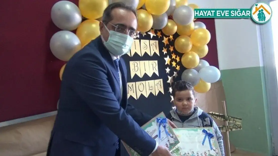 Nezaket okulu öğrencileri karne heyecanı yaşadı