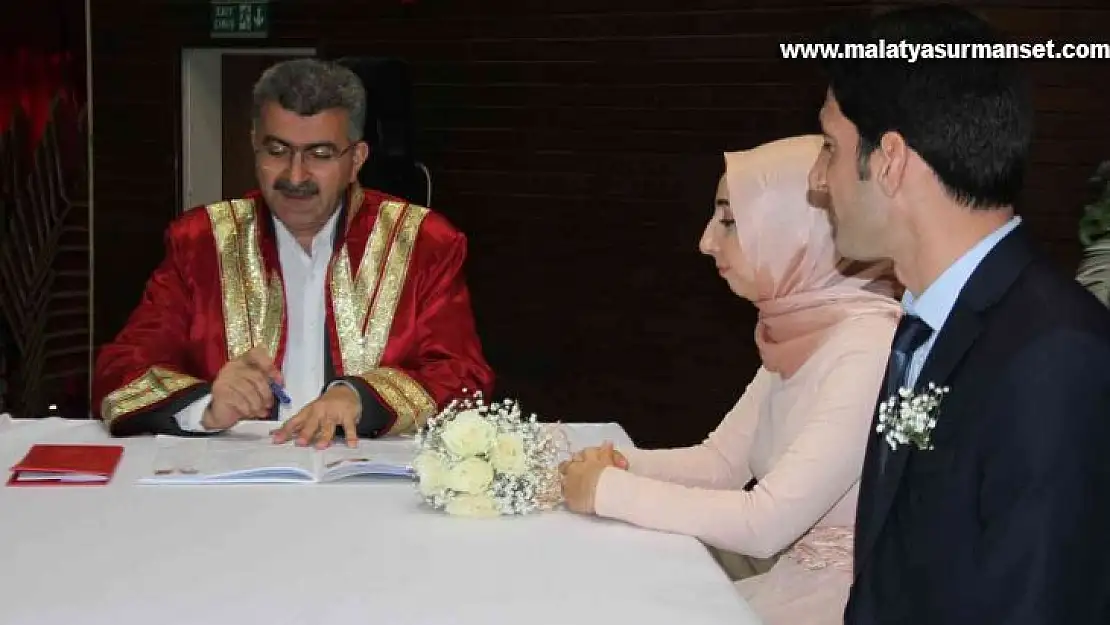 Nikah dairelerinde 22.02.2022 yoğunluğu