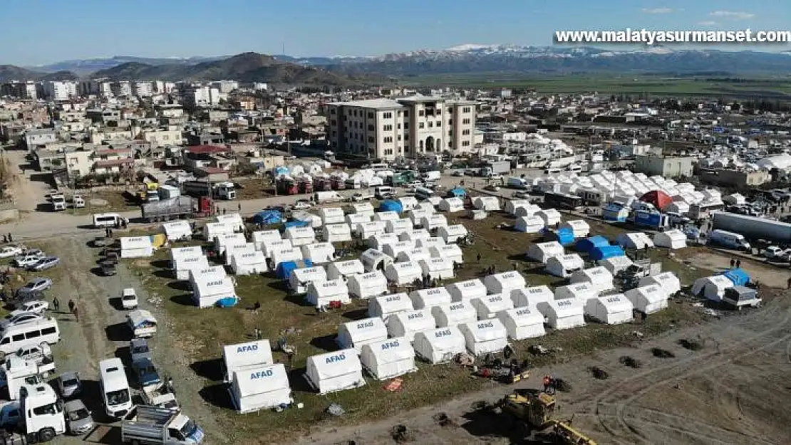 Nurdağı'nda kurulan çadırkent havadan görüntülendi