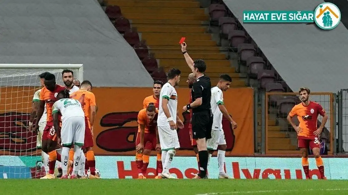 Oghenekaro Etebo kırmızı kart gördü