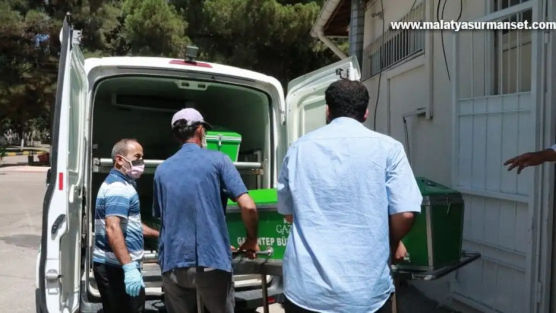 Oğlu tarafından defalarca bıçaklanan baba hayatını kaybetti