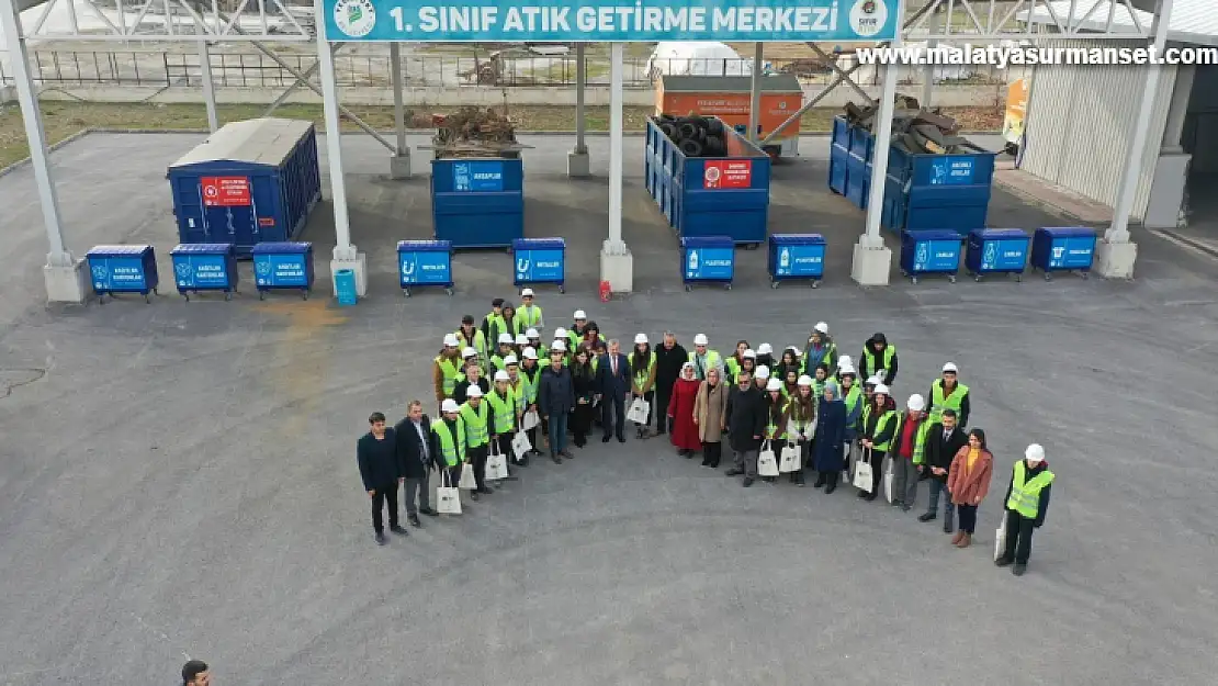 Öğrenciler, Ambalaj Atıkları Toplama Ayırma Merkezi'ni inceledi