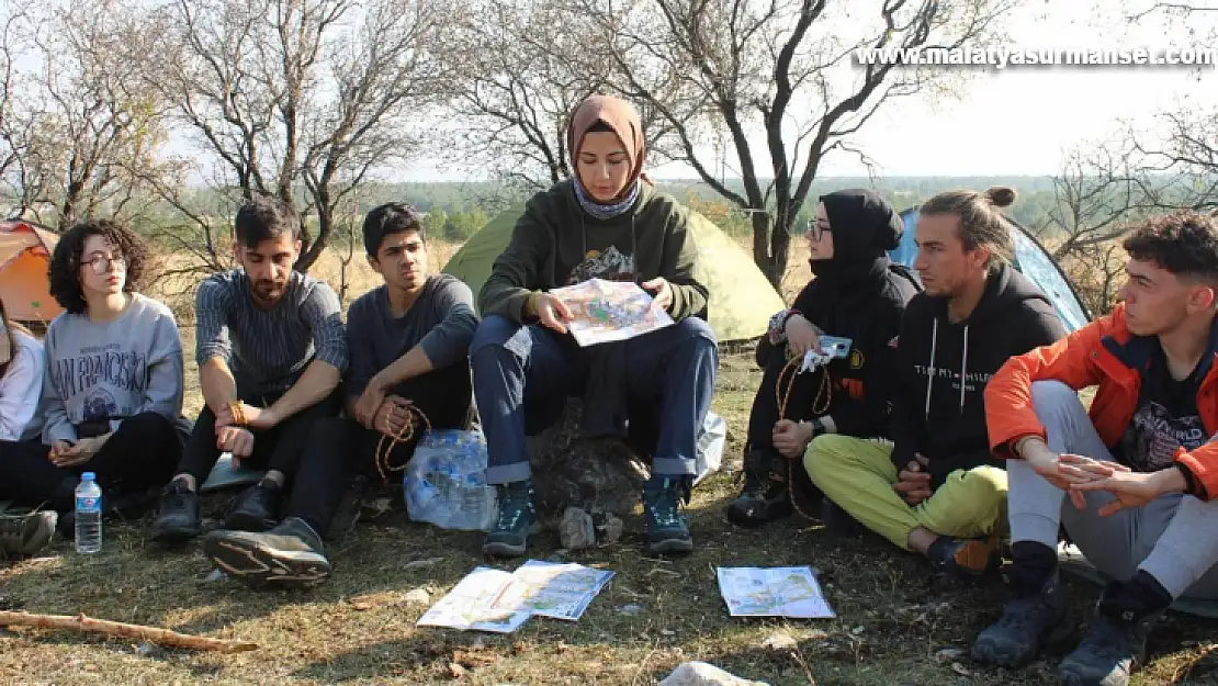 Öğrencilerden Küçük Sivri tepesinde kamp