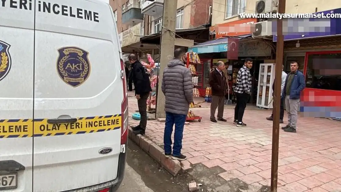 Önce kuzenini, ardından kuzeninin sığındığı bakkalı bıçakladı