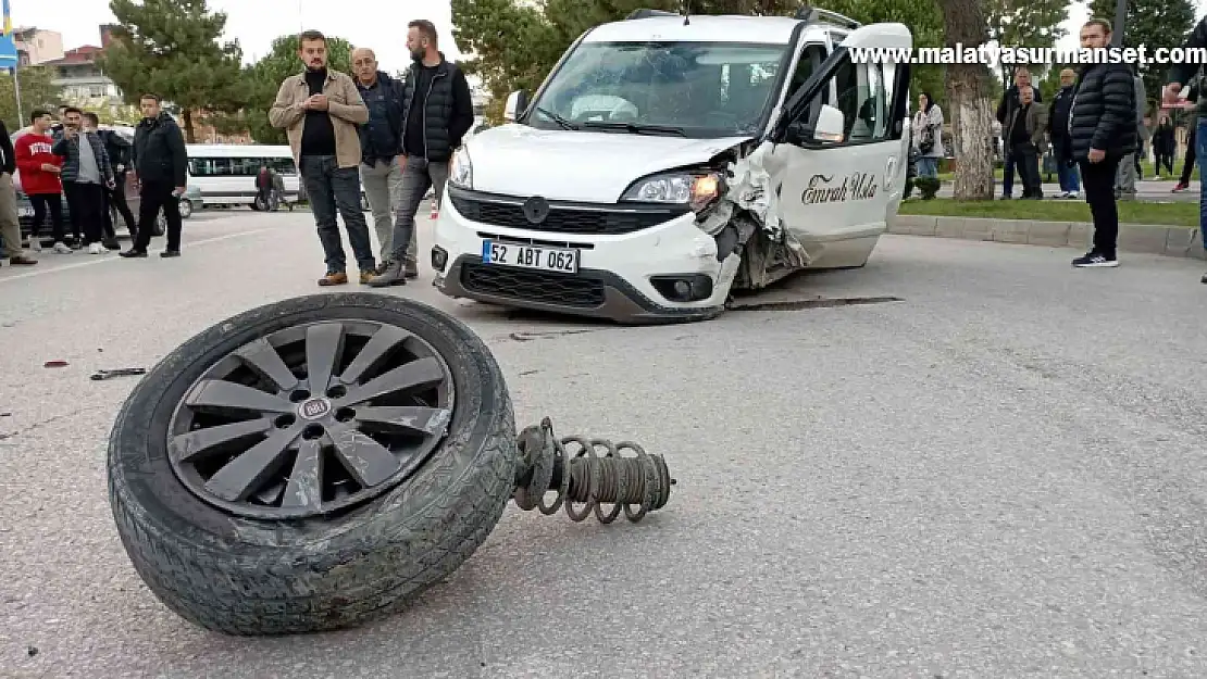 trafik kazası: 2 yaralı