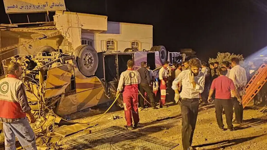 Otobüs Devrildi Ortalık Savaş Alanına Döndü 21 Ölü 29 Yaralı