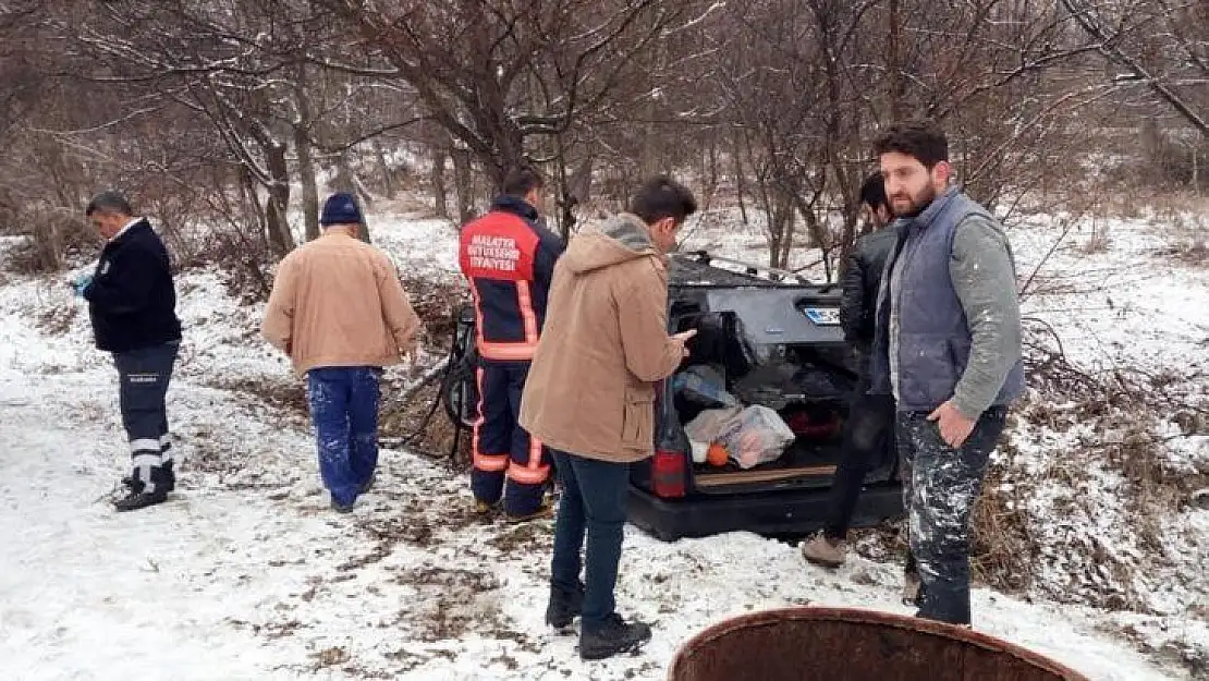 Otomobil buzlanan yolda kaza yaptı: 5 yaralı