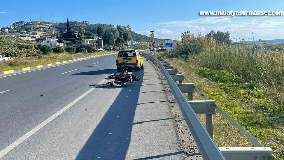 Otomobil ile çarpışan motosikletin sürücüsü ağır yaralandı