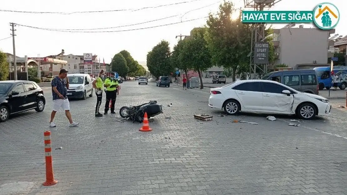 Otomobil ile motosiklet çarpıştı: 1 ağır yaralı