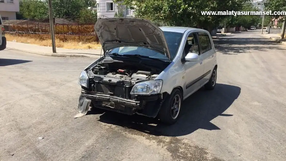 Otomobil ile motosiklet çarpıştı: 1 yaralı